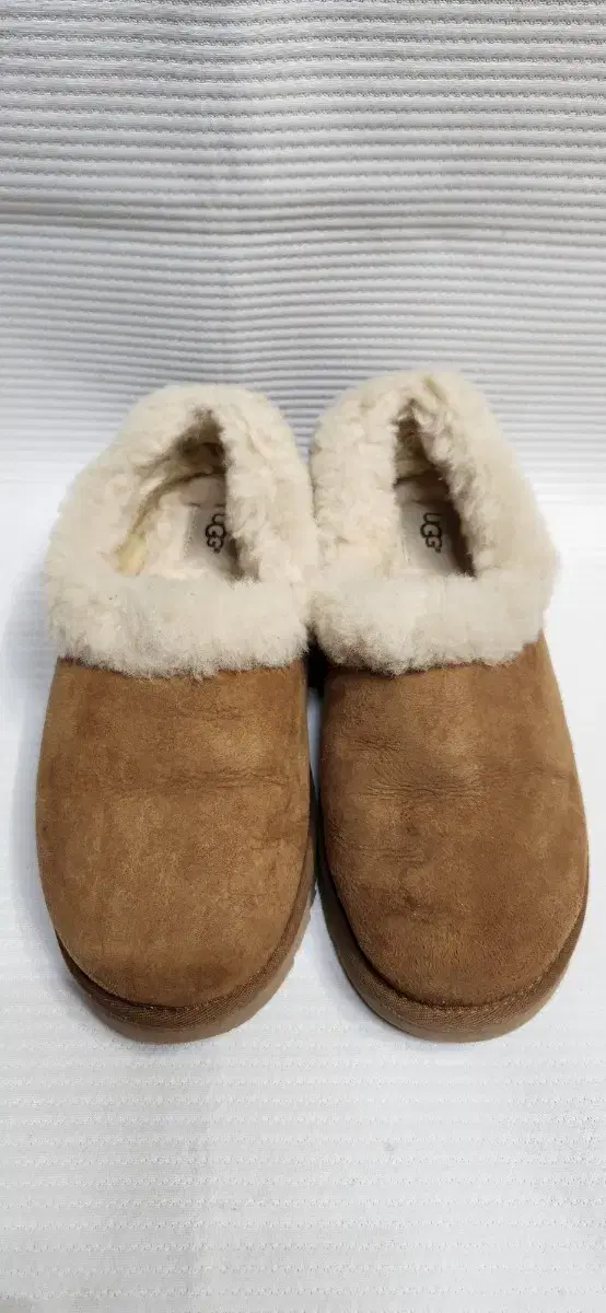 UGG 어그 양털 방한화 250-255사이즈