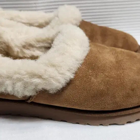 UGG 어그 양털 방한화 250-255사이즈