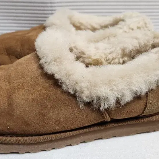 UGG 어그 양털 방한화 250-255사이즈