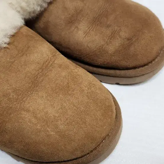 UGG 어그 양털 방한화 250-255사이즈