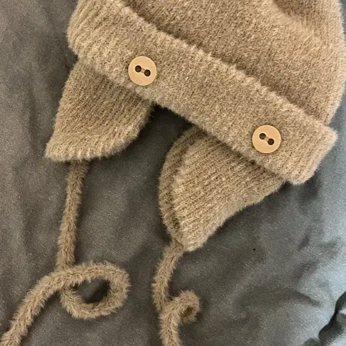 쎄쎄쎄 2-WAY EARFLAP BEANIE BEIGE