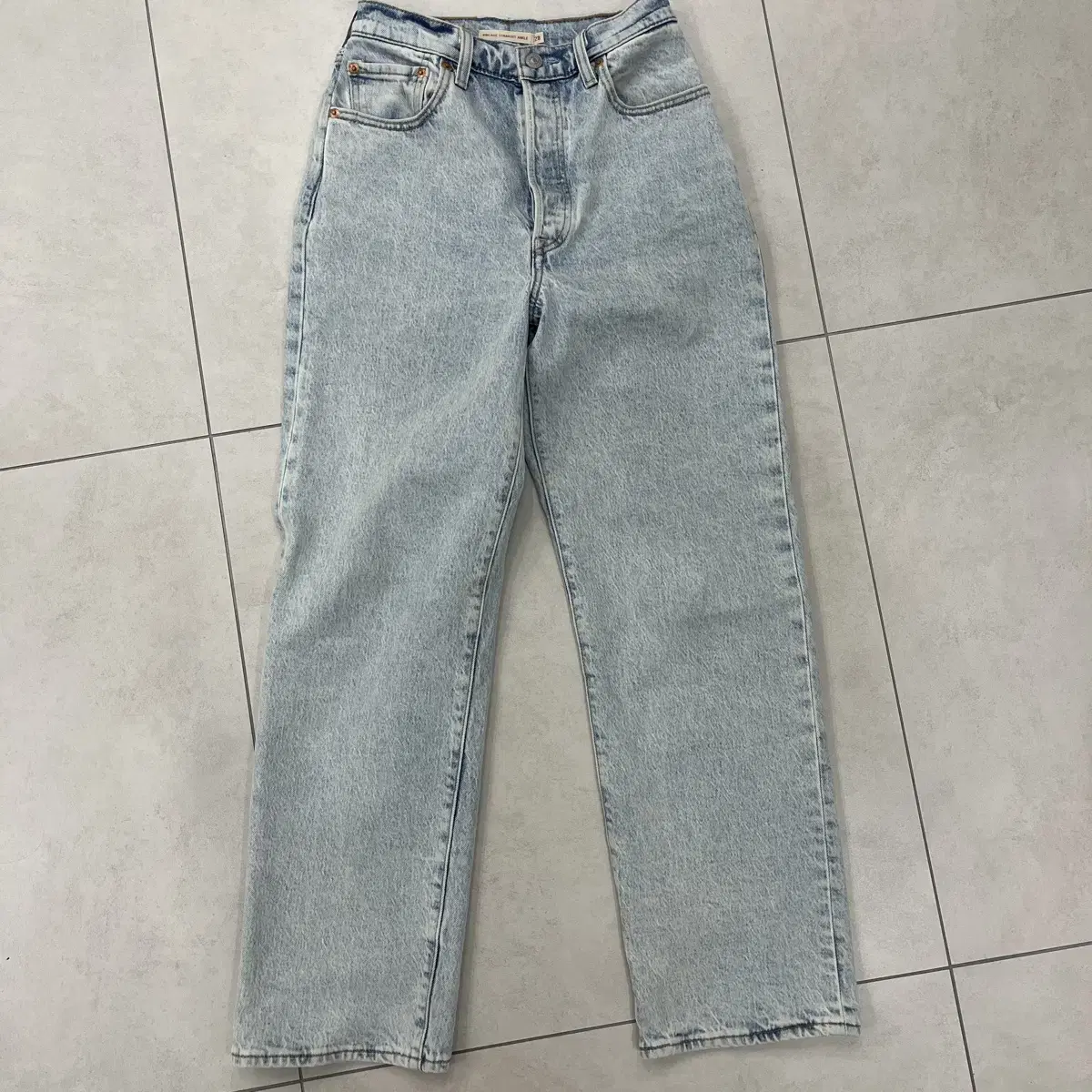 Genuine Levi's Premium High Waist Straight Fit Light Blue Size 28 (see measurements)