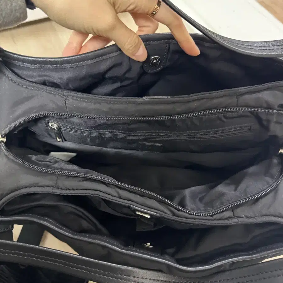 오어 ore 패딩백 pebble padded bag