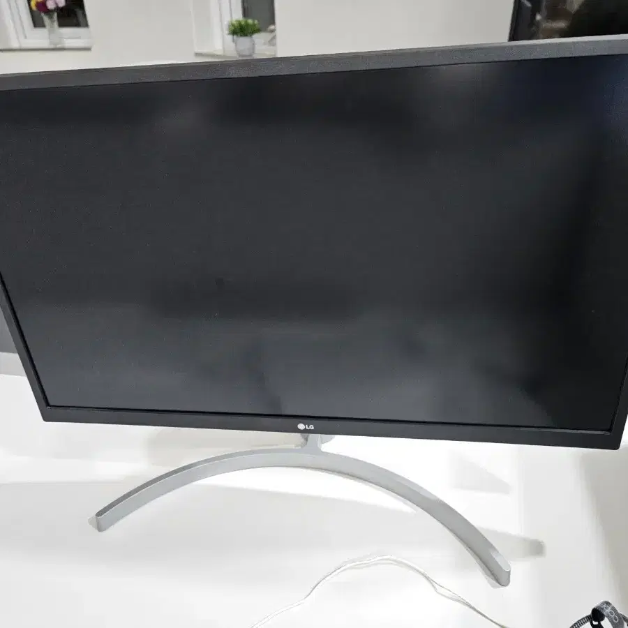 LG 4K(UHD) 모니터 27인치 27UL550