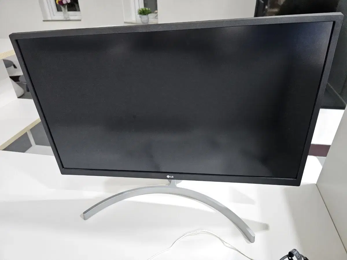 LG 4K(UHD) 모니터 27인치 27UL550