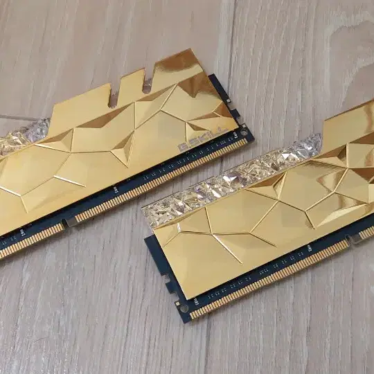 지스킬 DDR4 3600 CL14 TRIEDNET Z ROYAL ELIT