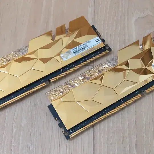 지스킬 DDR4 3600 CL14 TRIEDNET Z ROYAL ELIT