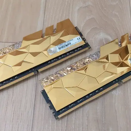 지스킬 DDR4 3600 CL14 TRIEDNET Z ROYAL ELIT