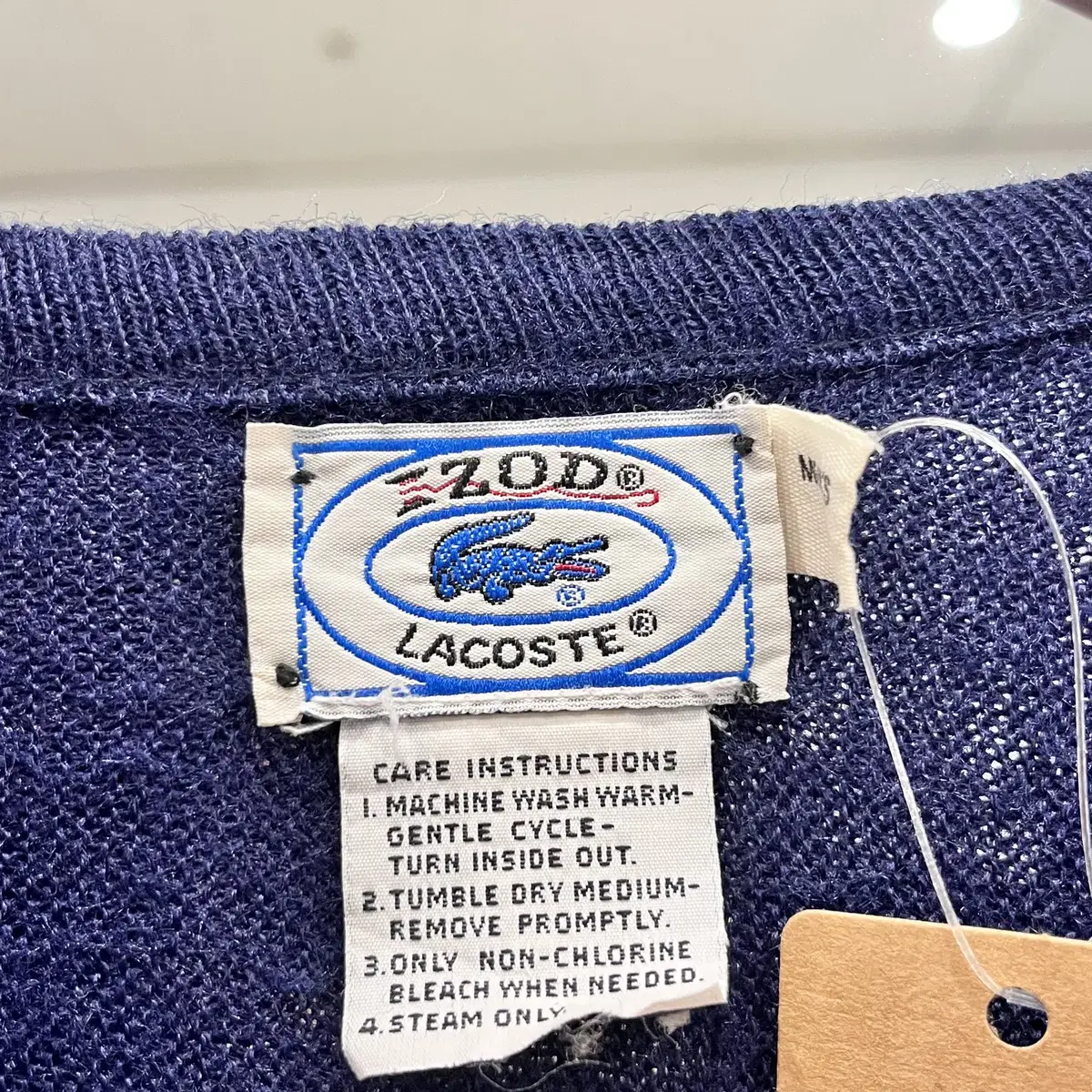 80-90s Izod Lacoste 라코스테 브이넥 니트