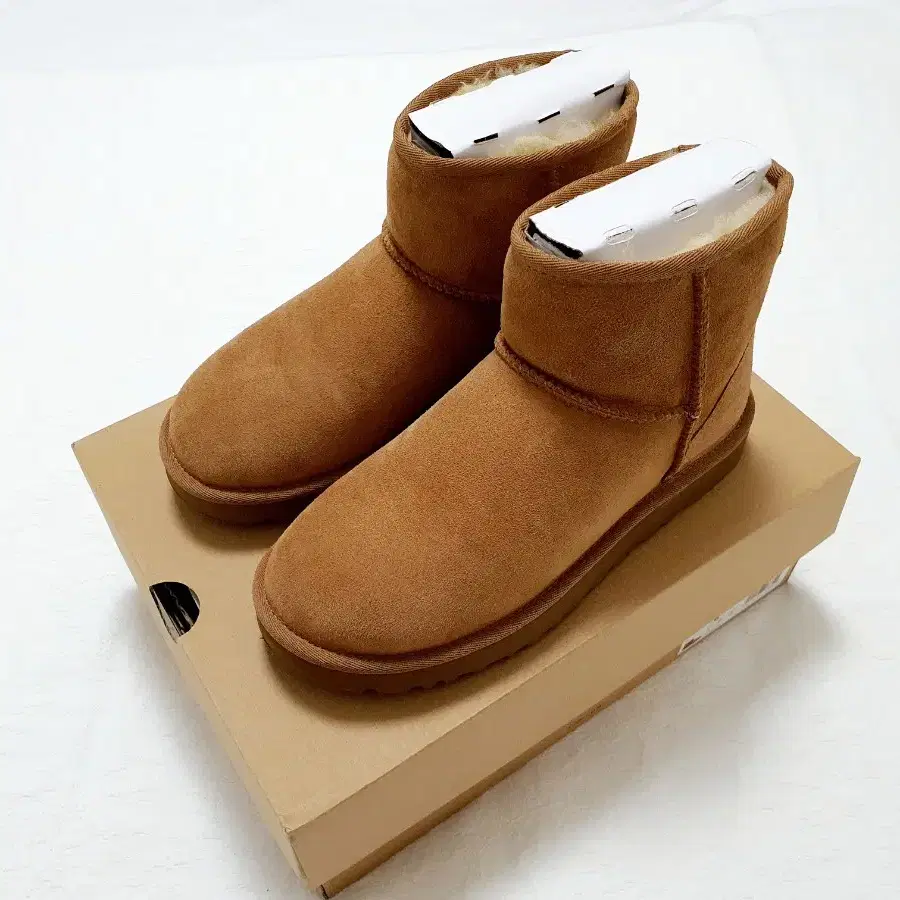 UGG 미국 어그 클래식 미니 새상품 US6