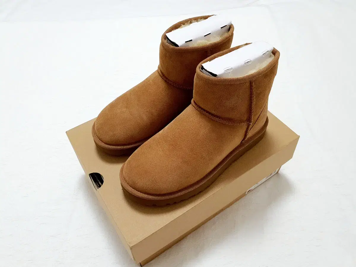 UGG 미국 어그 클래식 미니 새상품 US6