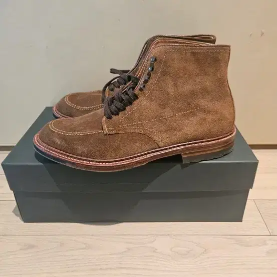 알든 4511HC Snuff Suede Plain Toe Boot