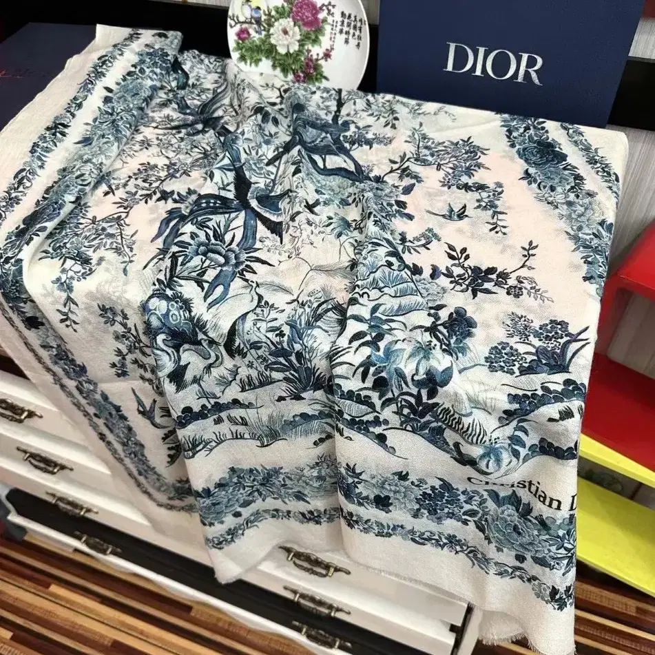 DIOR 디오르 여사 스카프