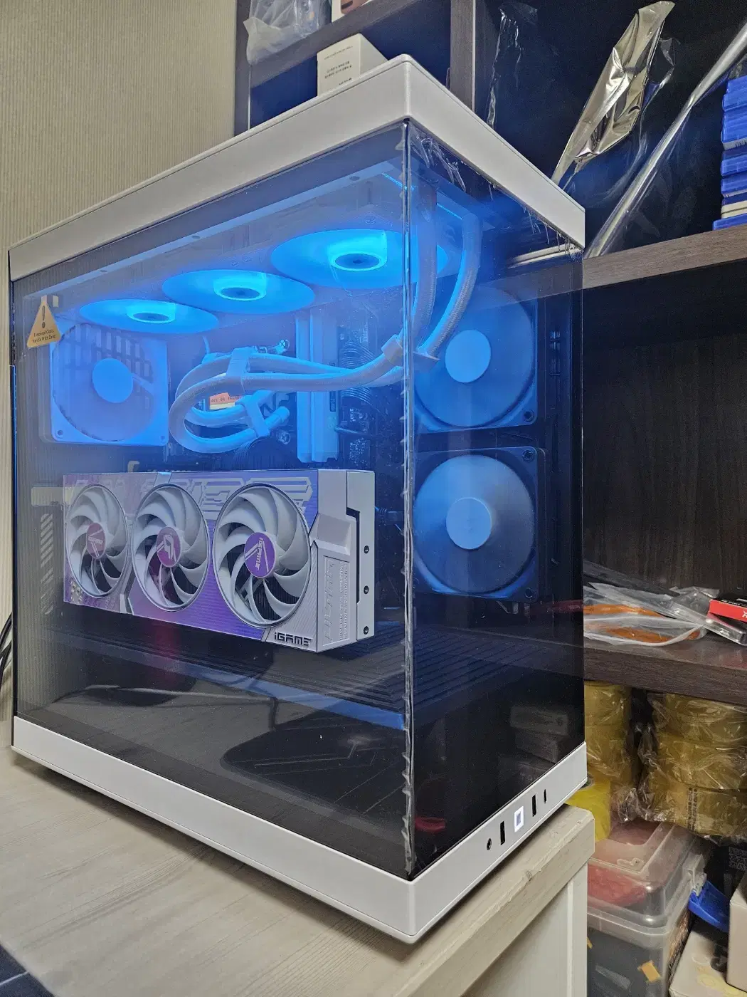 (화이트)라이젠7900X3D 램32G 1테라 4080 SUPER 수냉!~