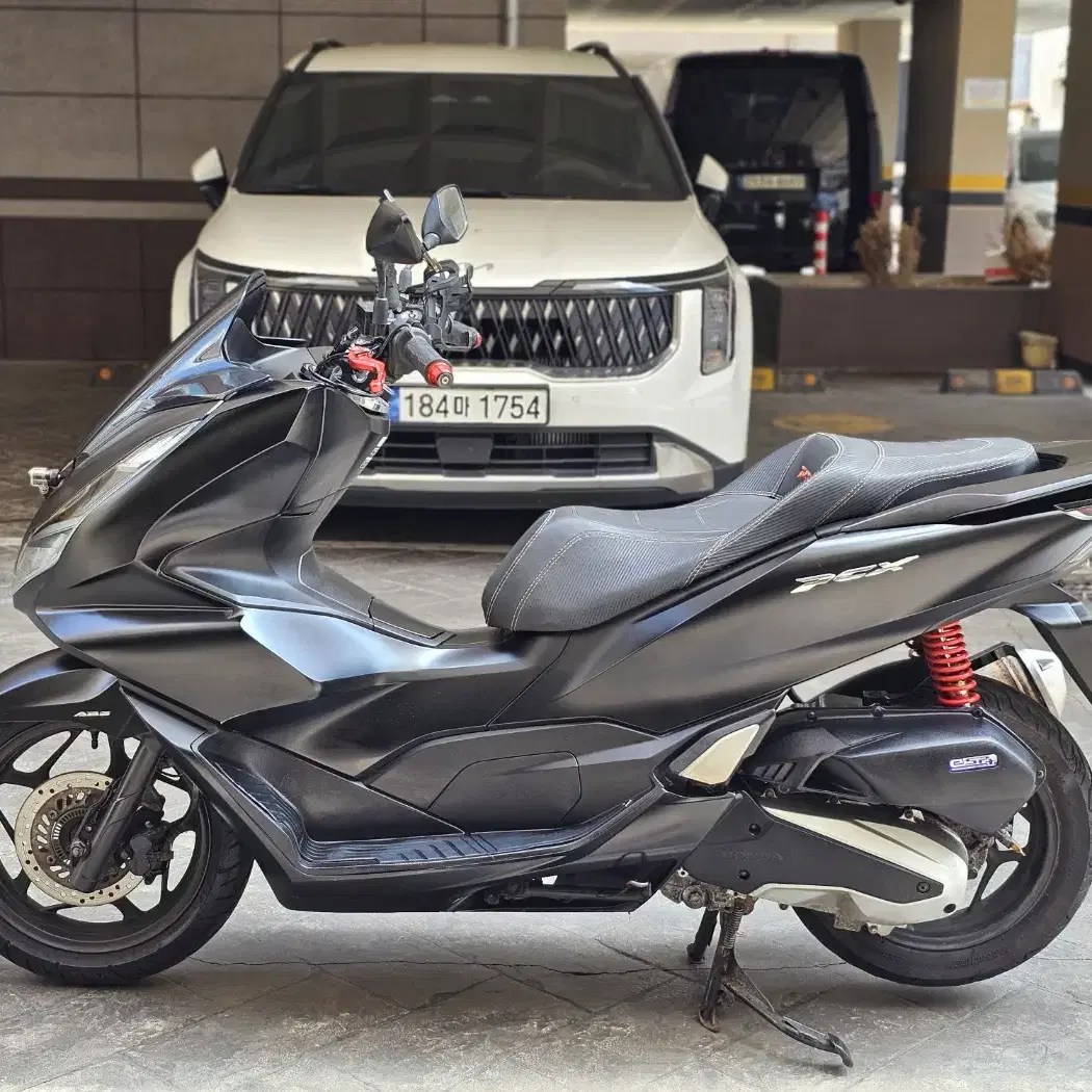 PCX125 21년식 ABS 판매 합니다.