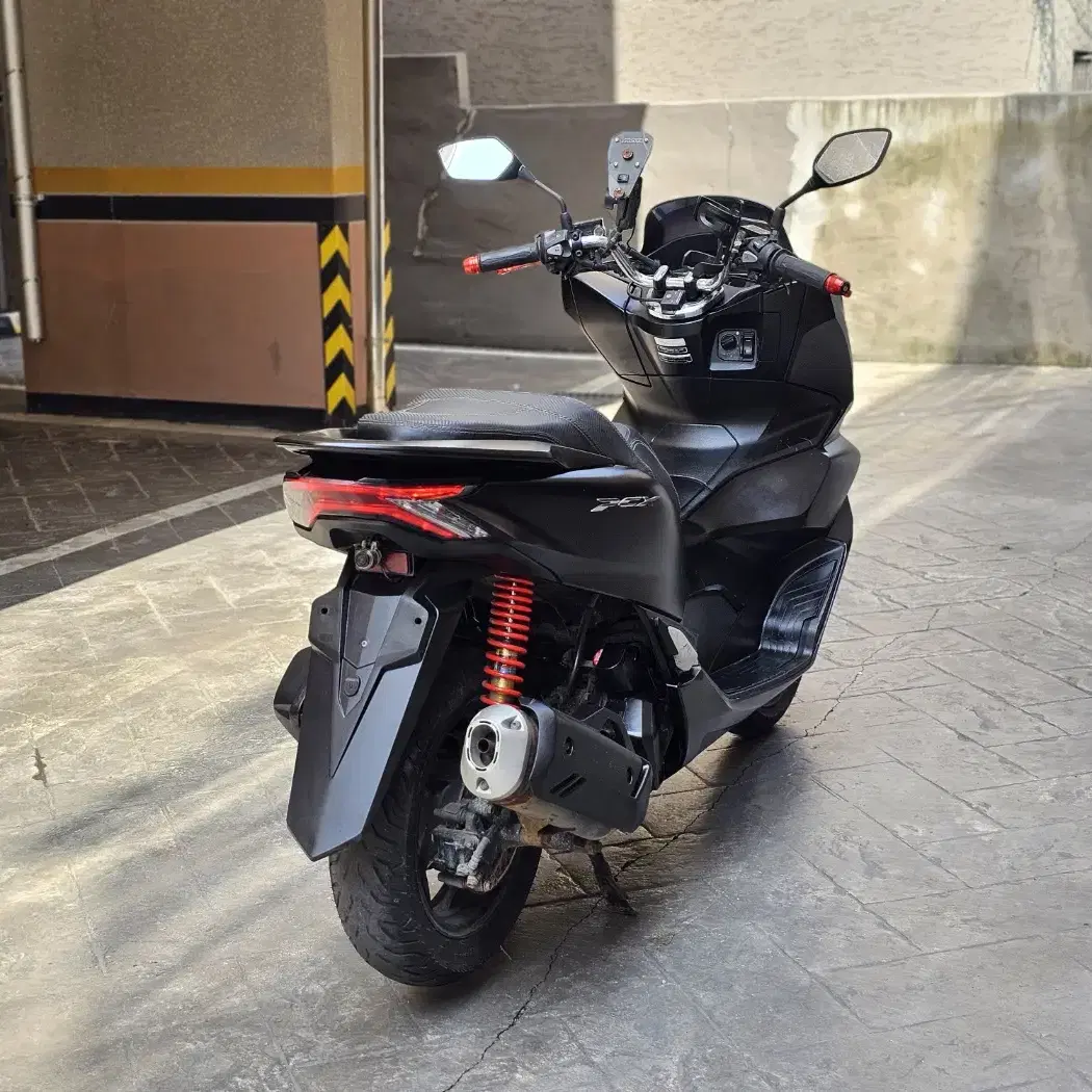 PCX125 21년식 ABS 판매 합니다.