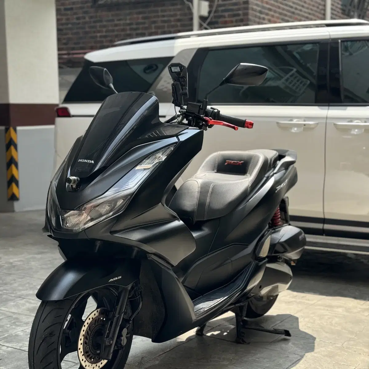 혼다 PCX 125 ABS 2021년식 저렴하게 판매합니다.