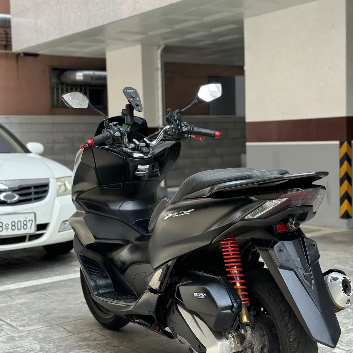 혼다 PCX 125 ABS 2021년식 저렴하게 판매합니다.