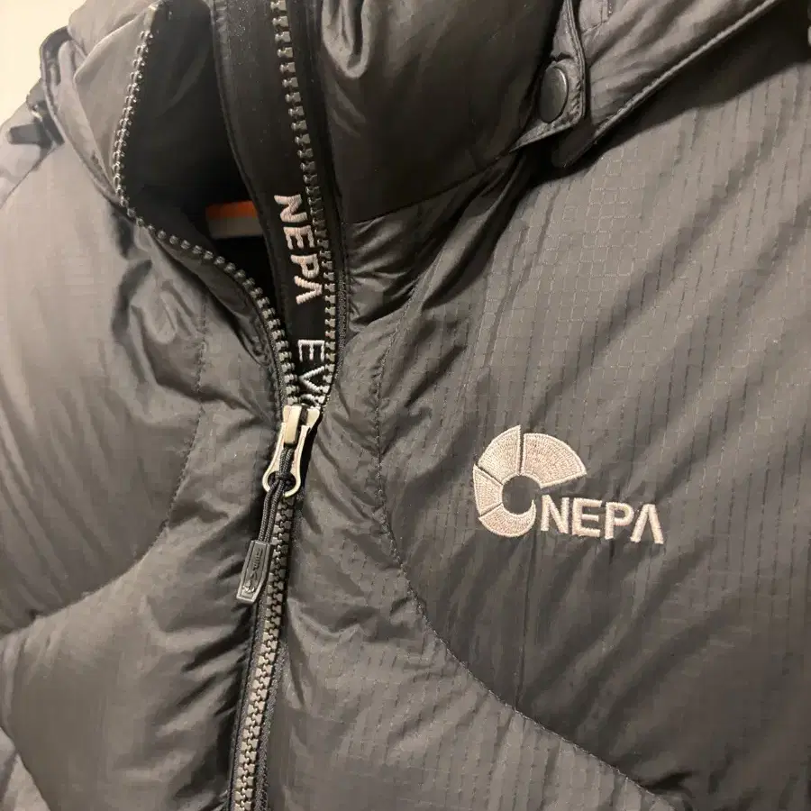 네파 (NEPA) 여자 숏패딩 90사이즈