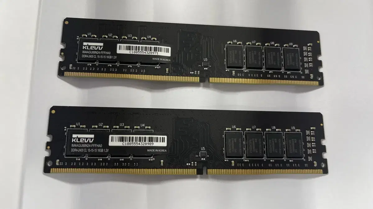 에센코어 KLEVV DDR4-2400 CL 16gb * 2개