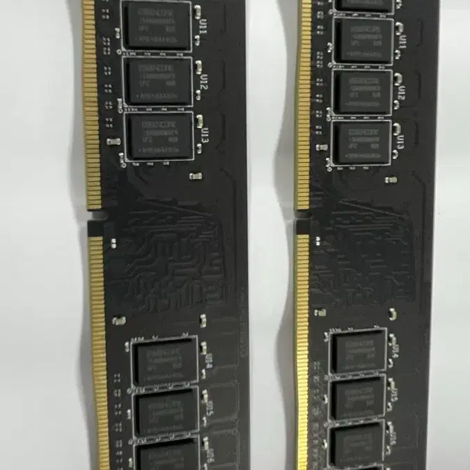 에센코어 KLEVV DDR4-2400 CL 16gb * 2개