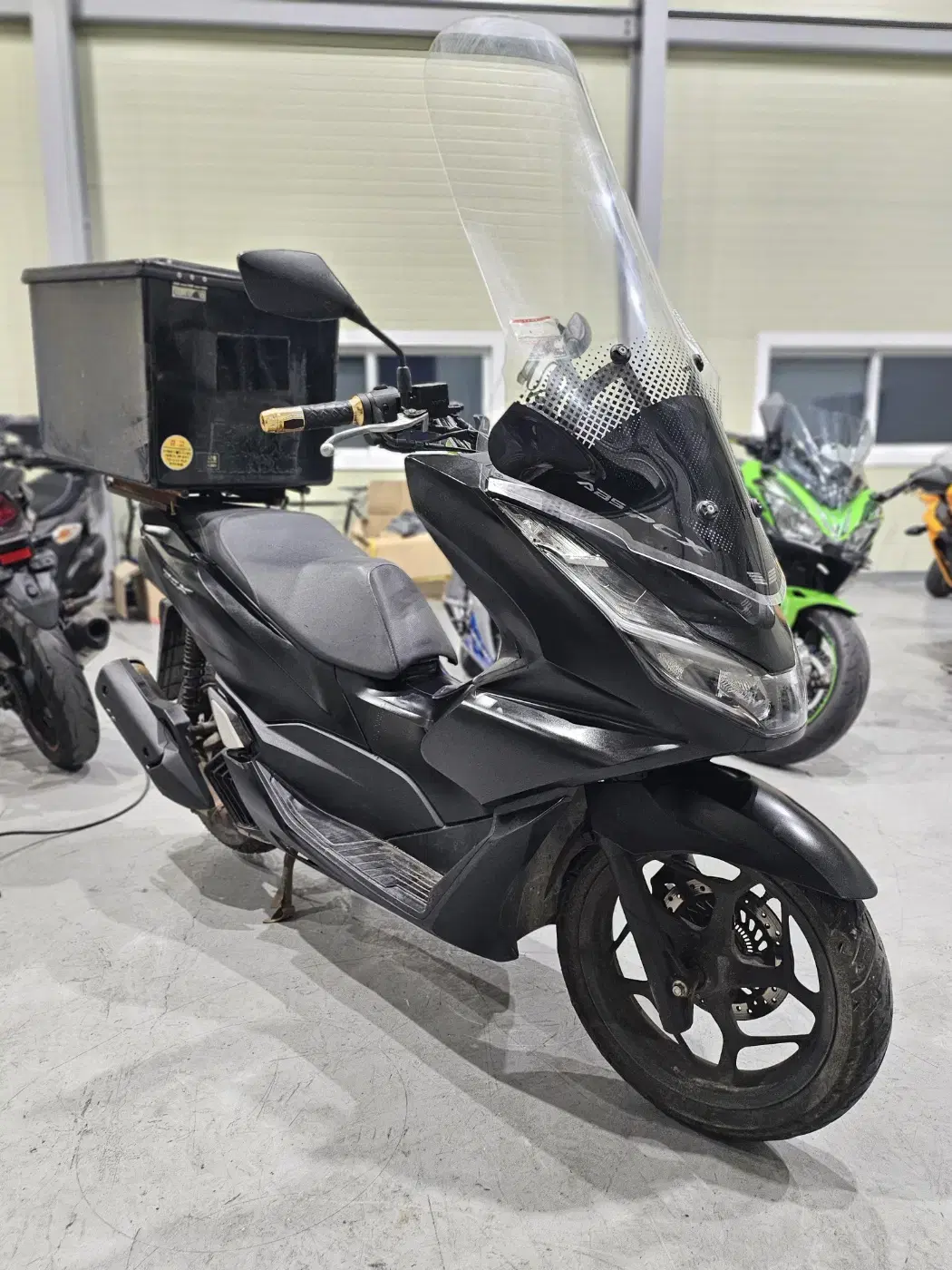 pcx125 abs 21년식 상태 괜찮은 배달세팅 오토바이 판매합니다.