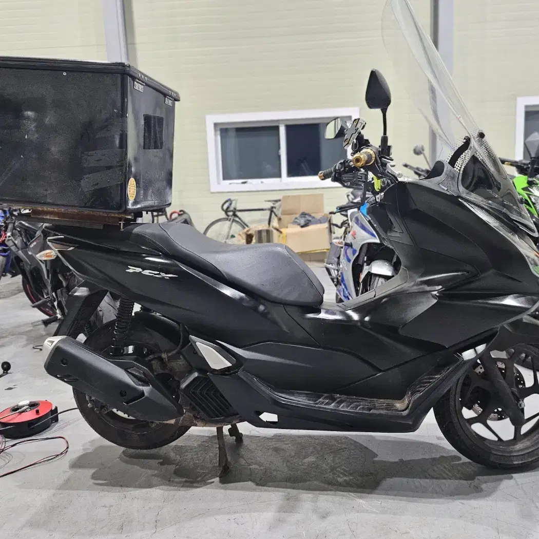 pcx125 abs 21년식 상태 괜찮은 배달세팅 오토바이 판매합니다.