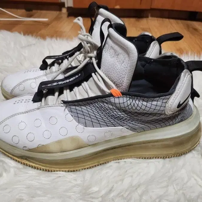 NIKE AIRMAX720나이키에어맥스720사이즈280입니다