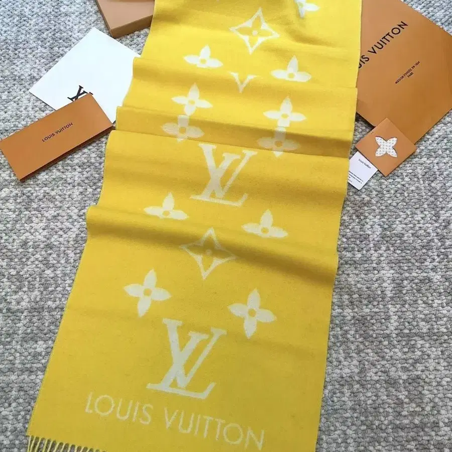 Louis Vuitton루이 뷔 통 스카프