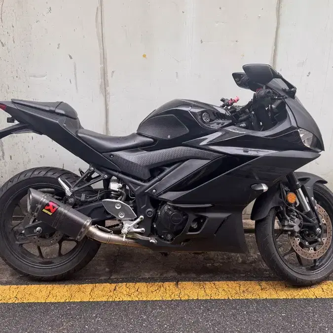 2020년식 Yamaha R3 아크라 풀배기