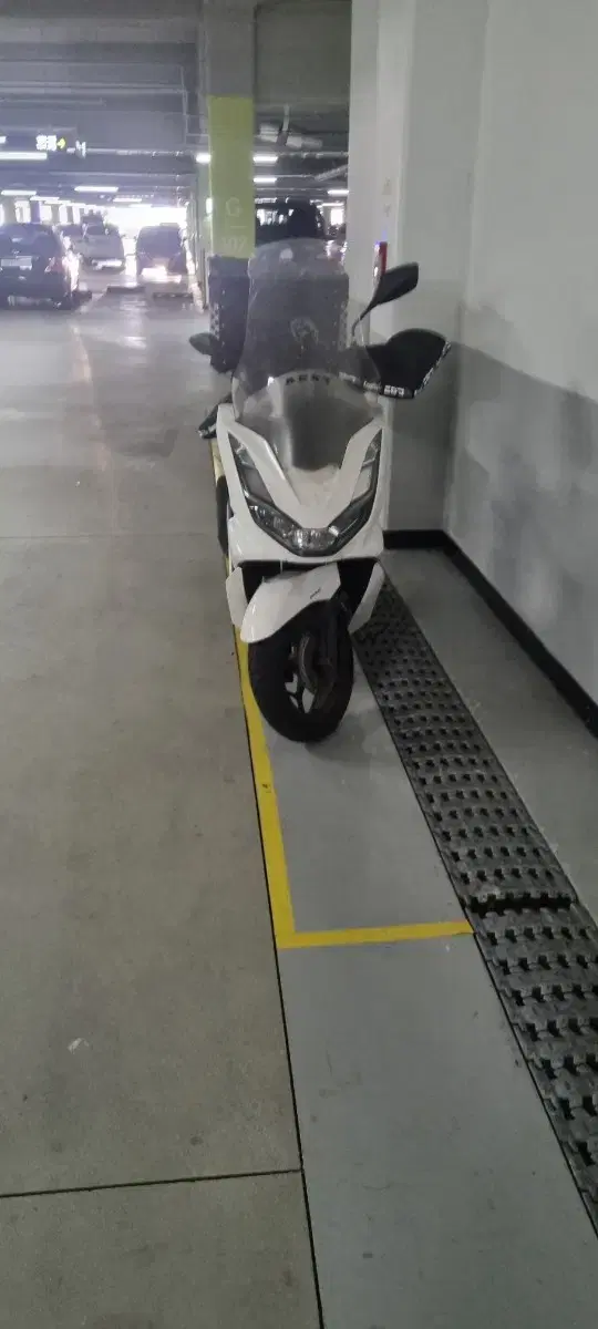 PCX 125 abs 22년식 59000키로 팝니다