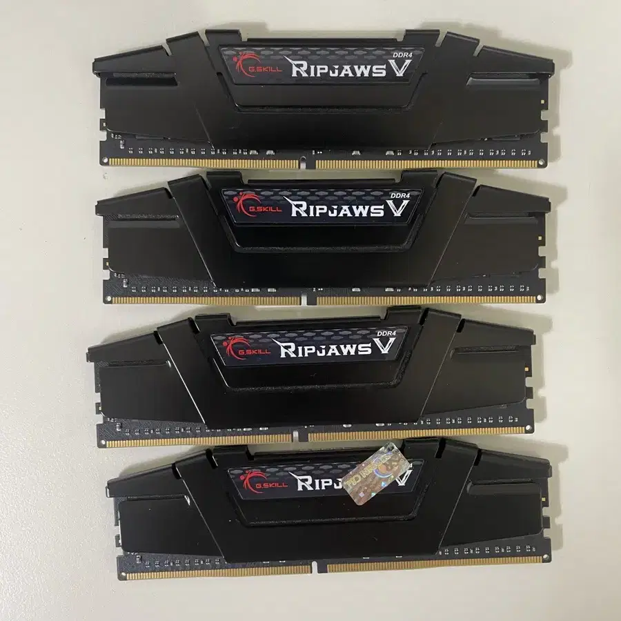 지스킬 RIPJAWS DDR4 128GB(32x4) cl16 3200택포