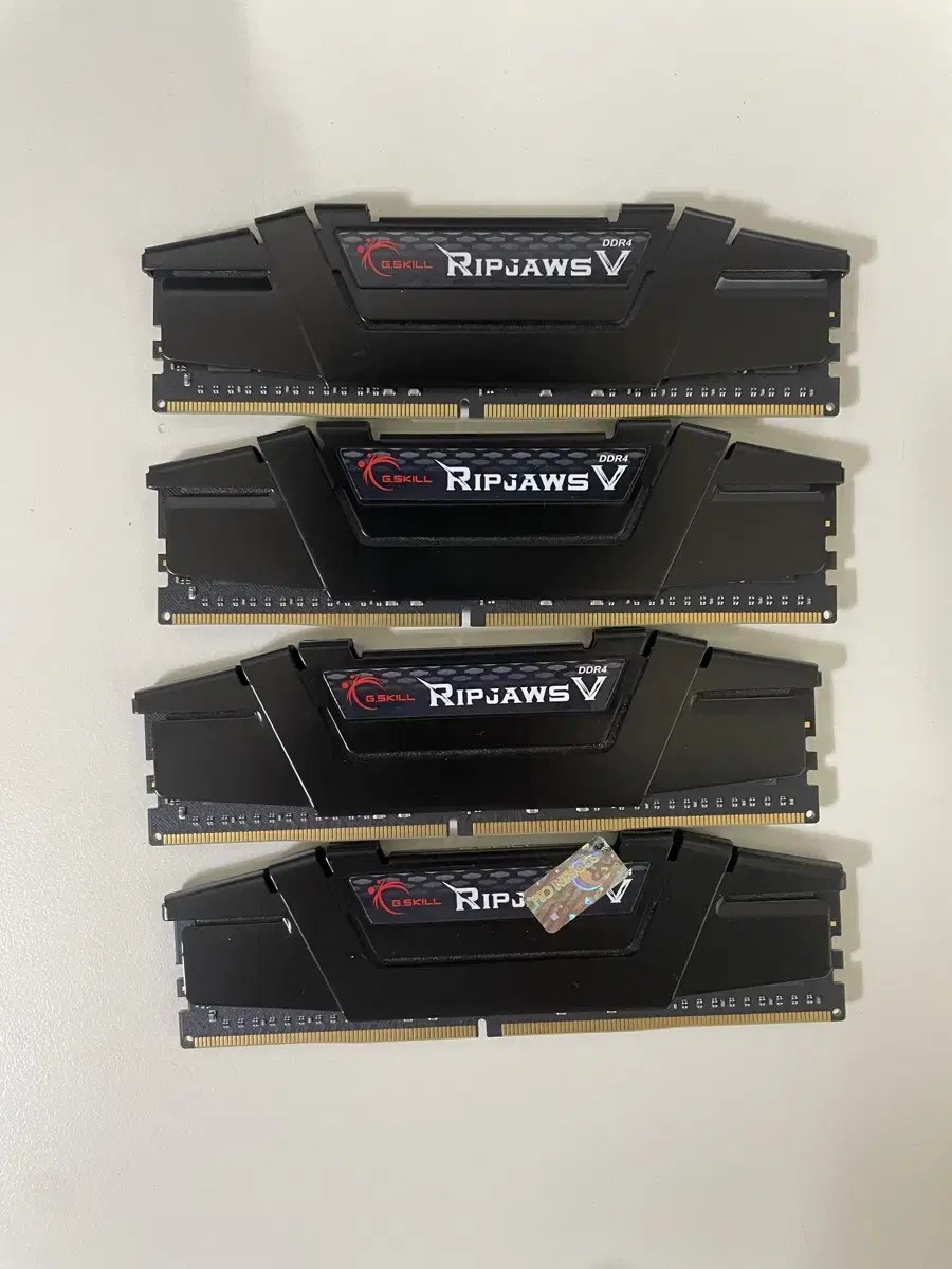 지스킬 RIPJAWS DDR4 128GB(32x4) cl16 3200택포