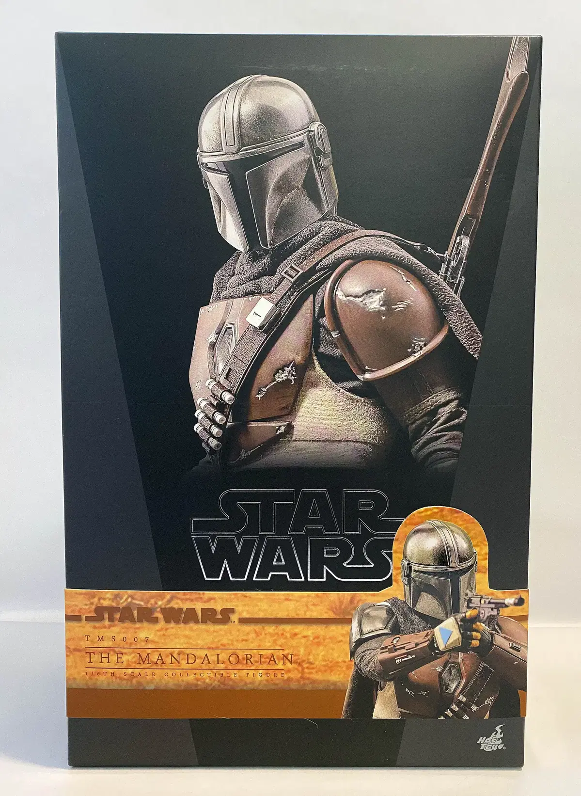 Hot Toys Star Wars Mandalorian Initial Armor ver