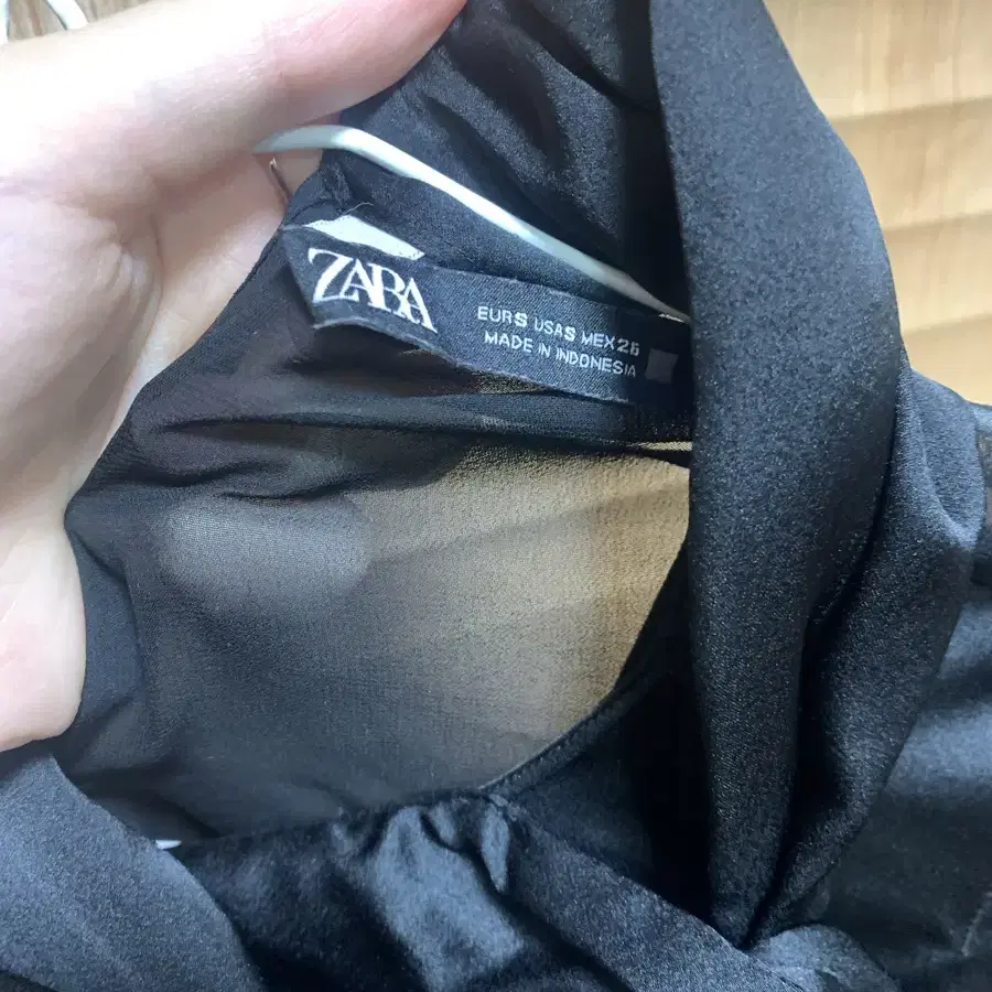 Zara 드레이프 스카프 블라우스