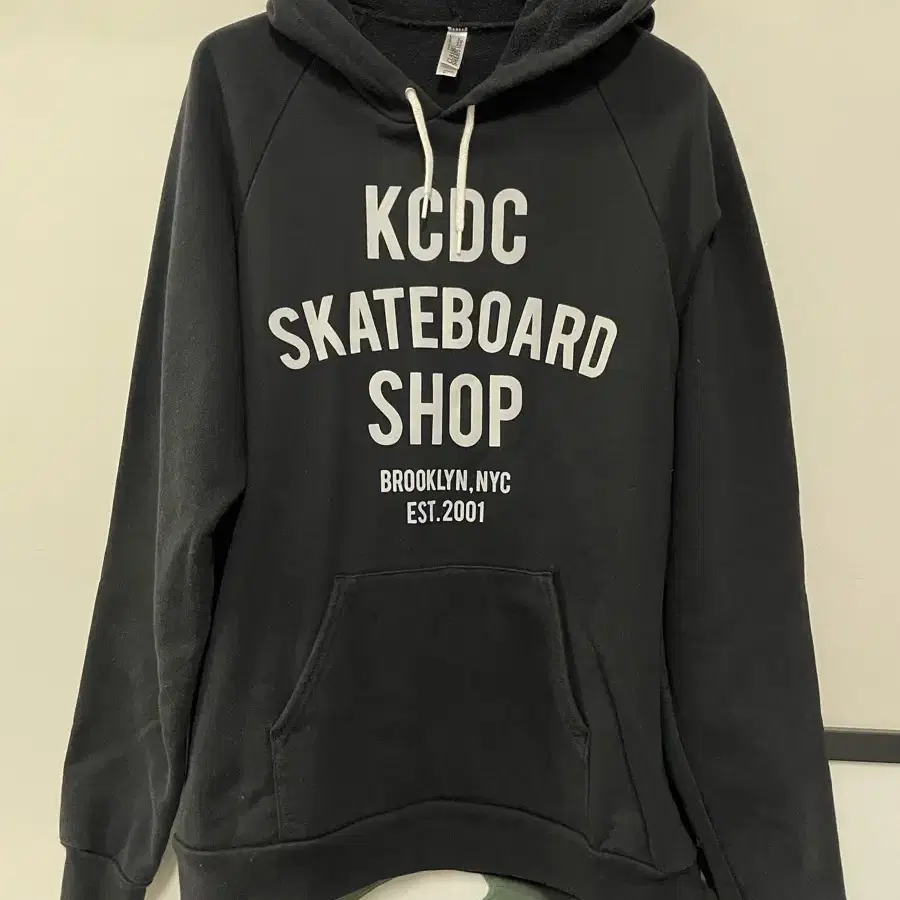 KCDC Skateshop 후드 - Black (L)