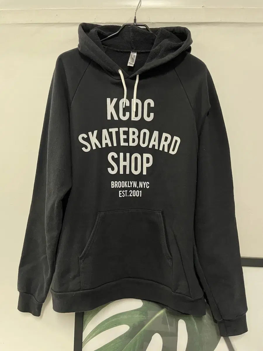 KCDC Skateshop 후드 - Black (L)