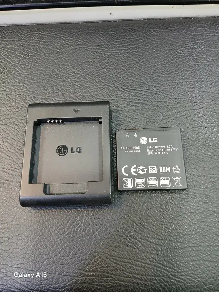 35번  LG  휴대폰 중고 배터리 LGIP-550N  거치대  N37