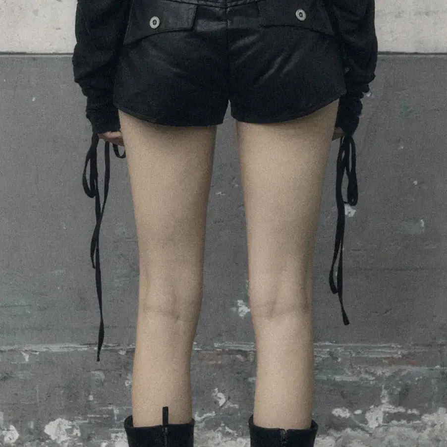 보헴서 레더팬츠 VINTAGE LEATHER POCKET SHORTS