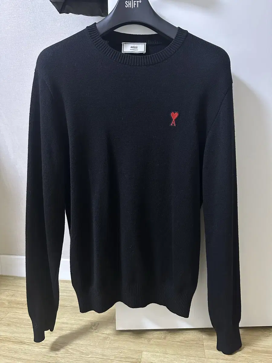 Flax Merino Wool Small Heart Logo Black Knit L