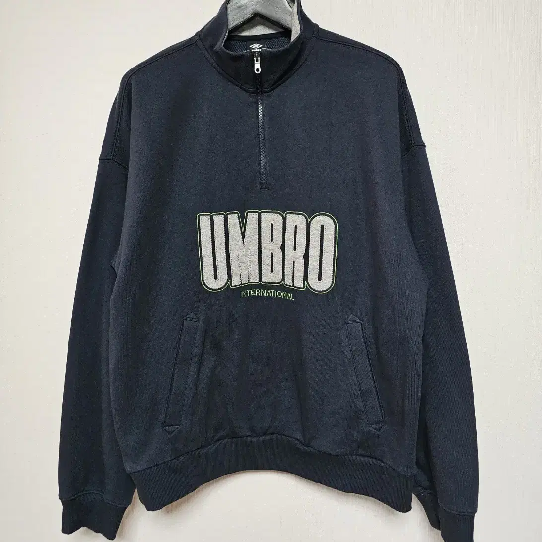 엄브로 Umbro 남성 하프집업 95