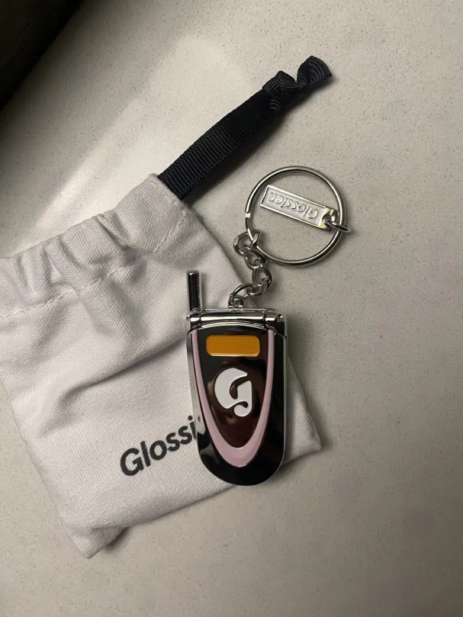 글로시에 키링 (Glossier keyring)