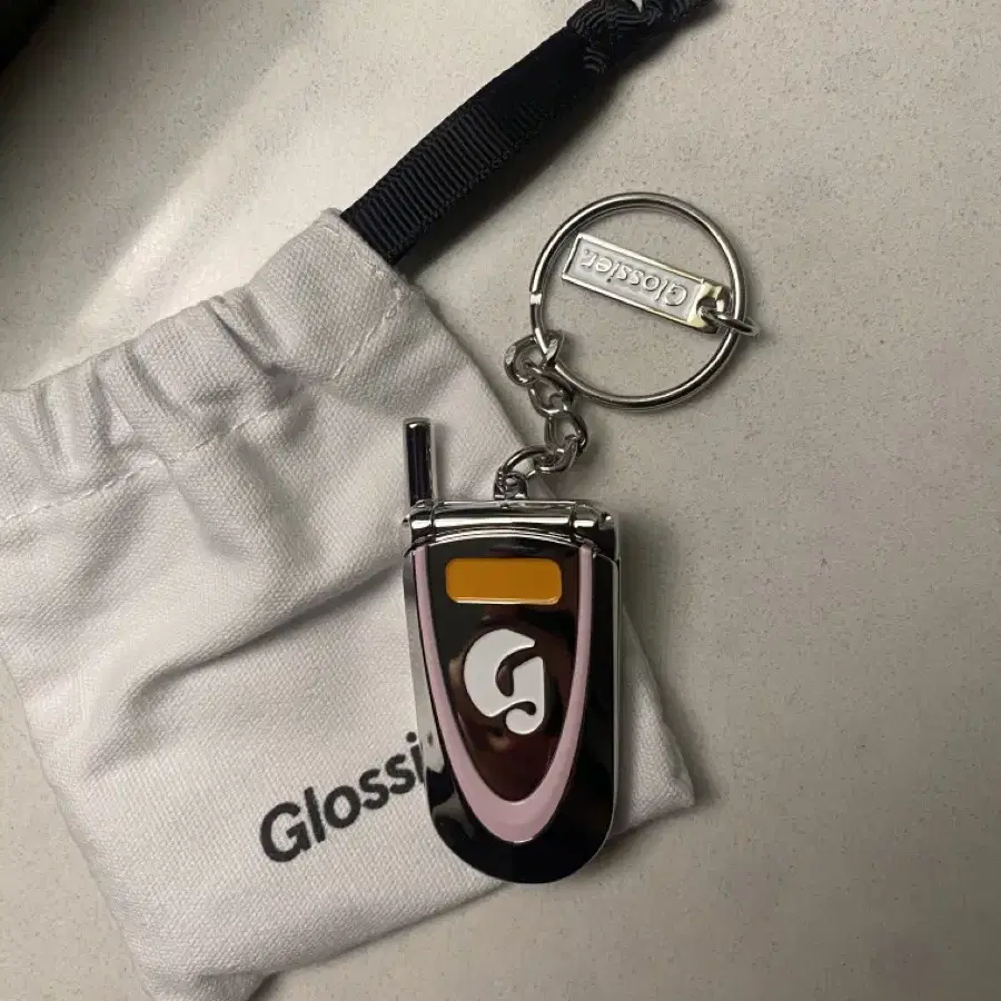 글로시에 키링 (Glossier keyring)