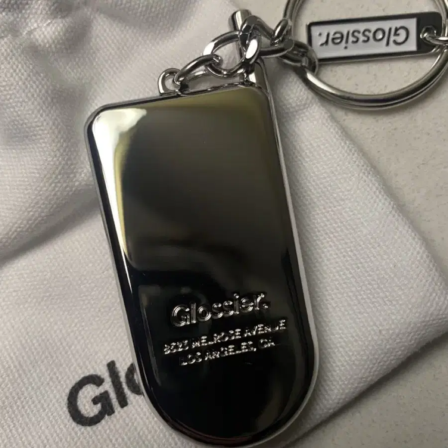 글로시에 키링 (Glossier keyring)