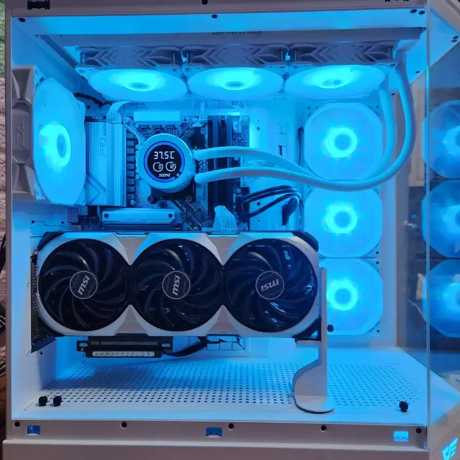 고성능 컴퓨터 ( 9800X3D RTX4080SUPER ) PC