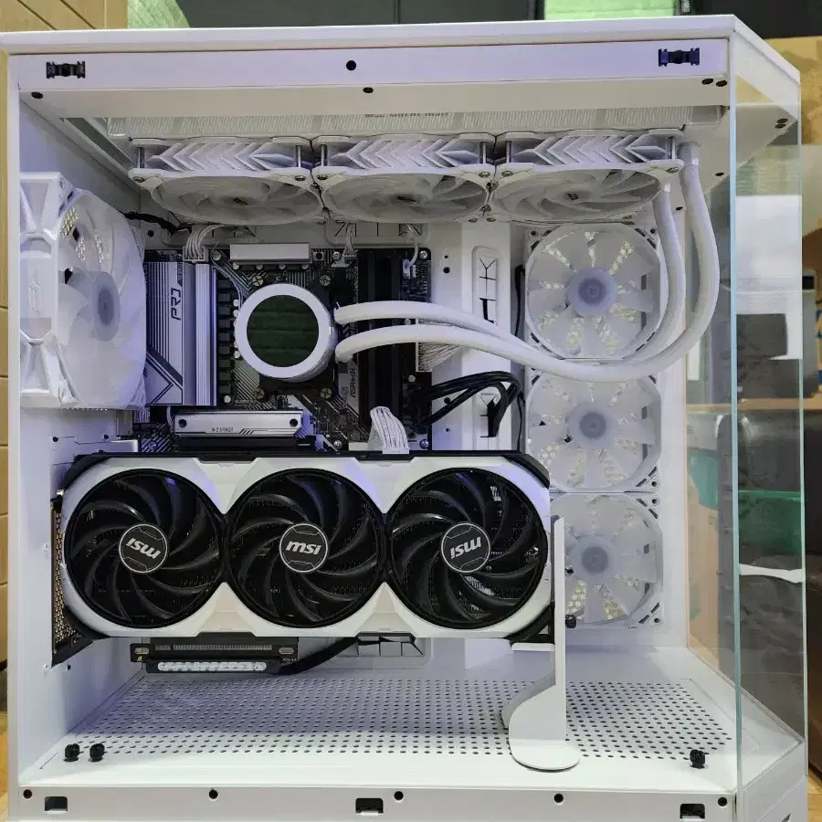 고성능 컴퓨터 ( 9800X3D RTX4080SUPER ) PC