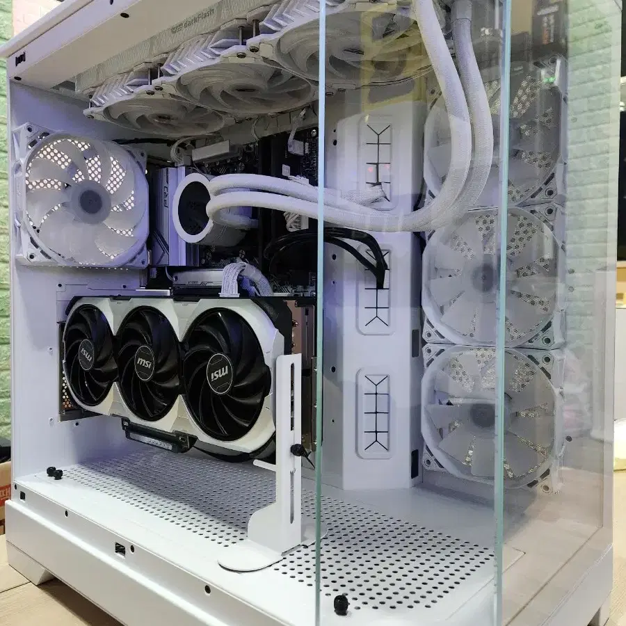 고성능 컴퓨터 ( 9800X3D RTX4080SUPER ) PC