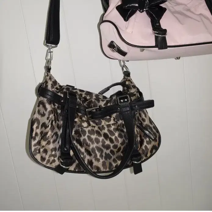 Belted Duffle Bag-Leopard 페일제이드 레오파드 더플백