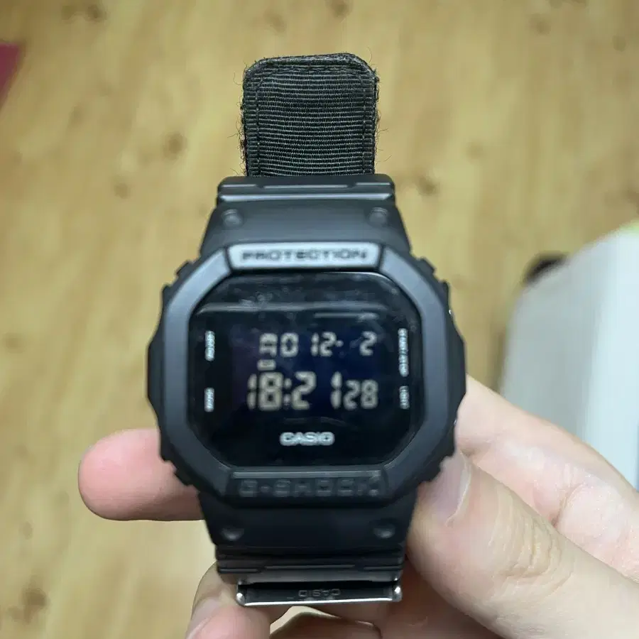 지샥시계 g-shock dw-5600eu-1ver