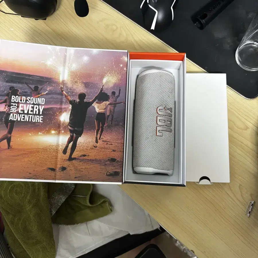 JBL flip6 스피커 풀박스 흰색 판매합니다